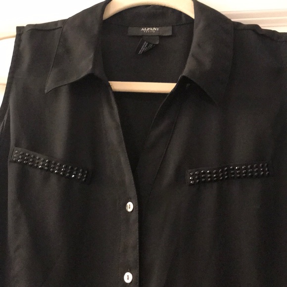 Button down - Picture 2 of 4